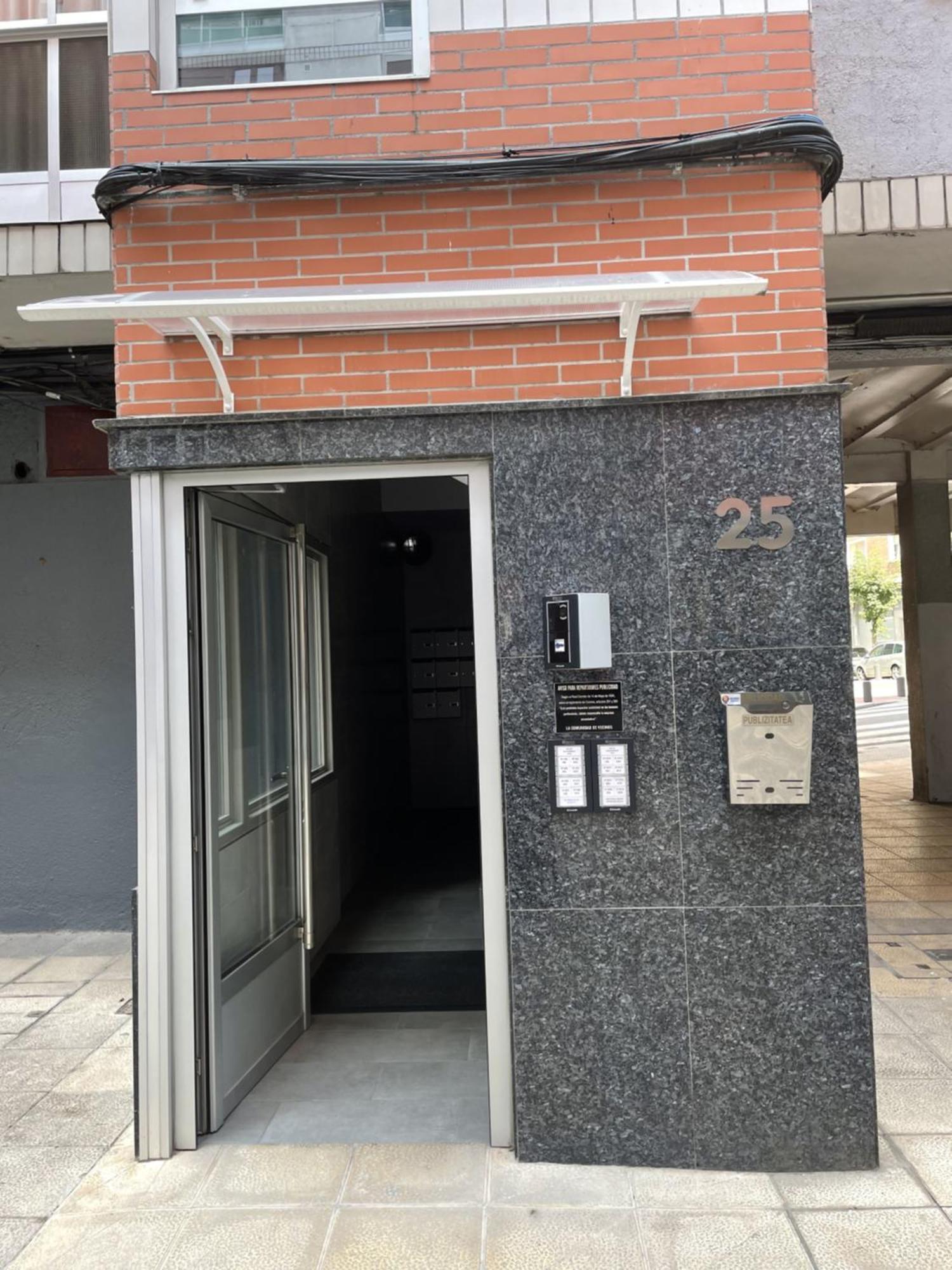 Moderno Apartamento Cerca Del Metro Bilbau Exterior foto